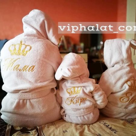 Набор семейных именных VIP халатов Мама и дочки